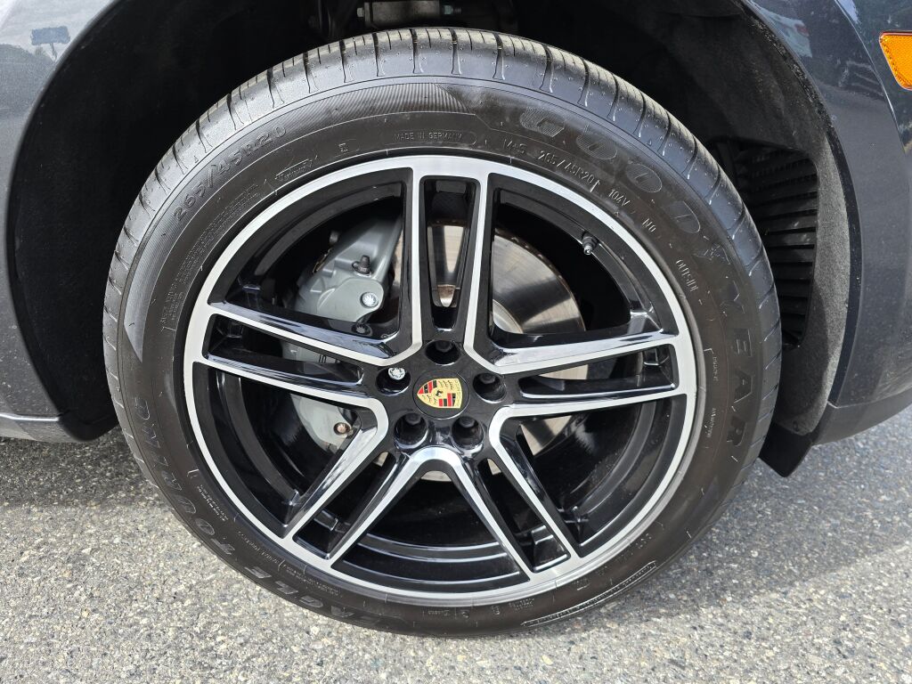 2021 Porsche Macan S photo 9