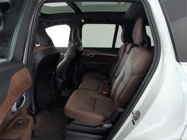 2024 Volvo XC90 Plus photo 7