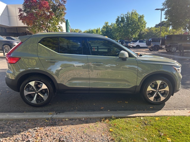 2025 Volvo XC40 Plus photo 6