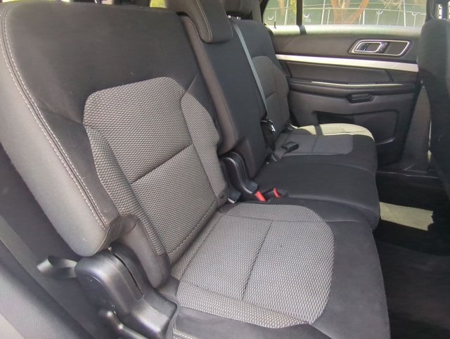 2017 Ford Explorer XLT photo 22