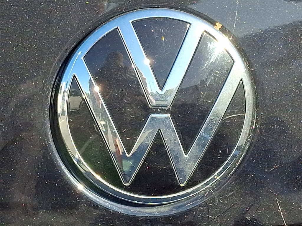 2023 Volkswagen Taos SE photo 5