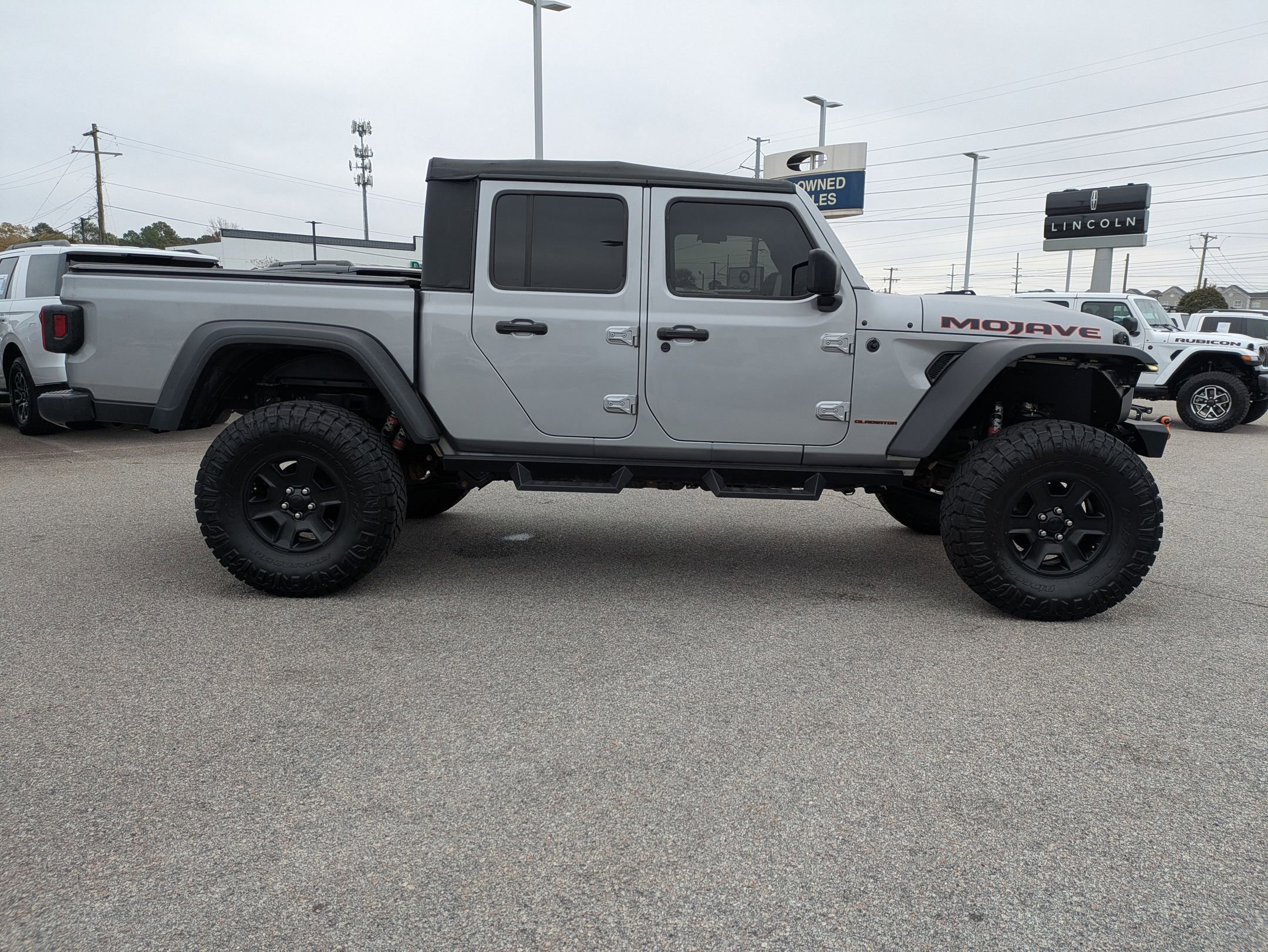 2021 Jeep Gladiator Mojave photo 3