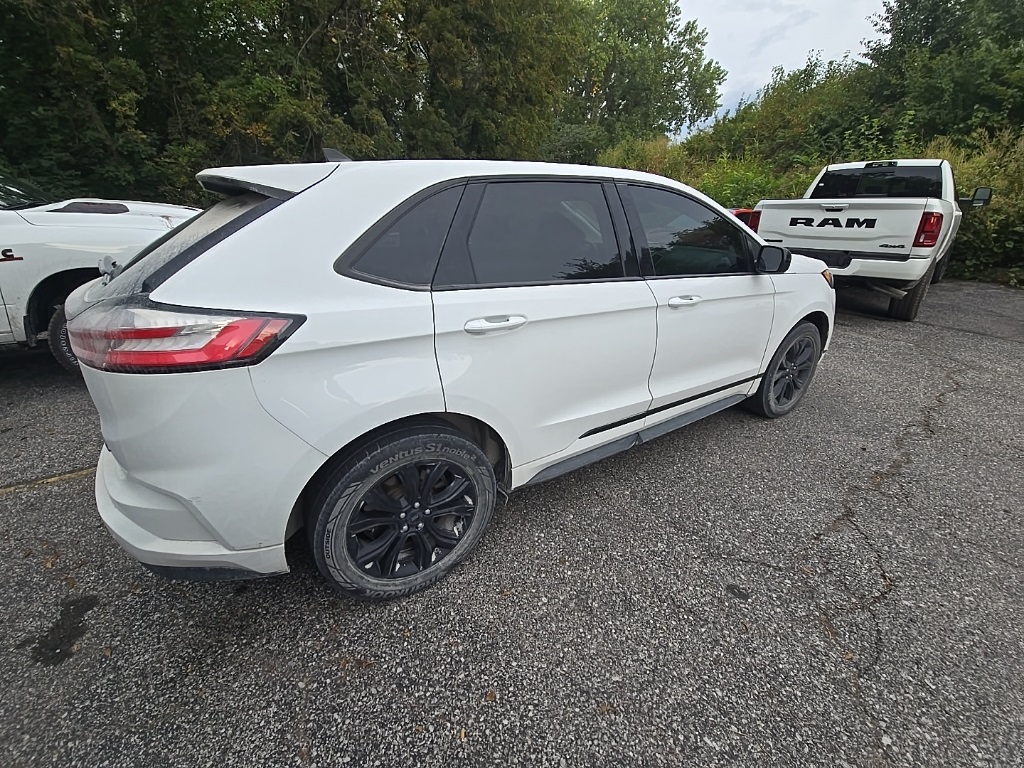 2022 Ford Edge SE photo 6