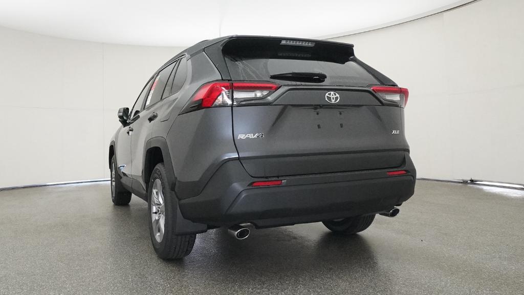 2025 Toyota RAV4 XLE photo 11