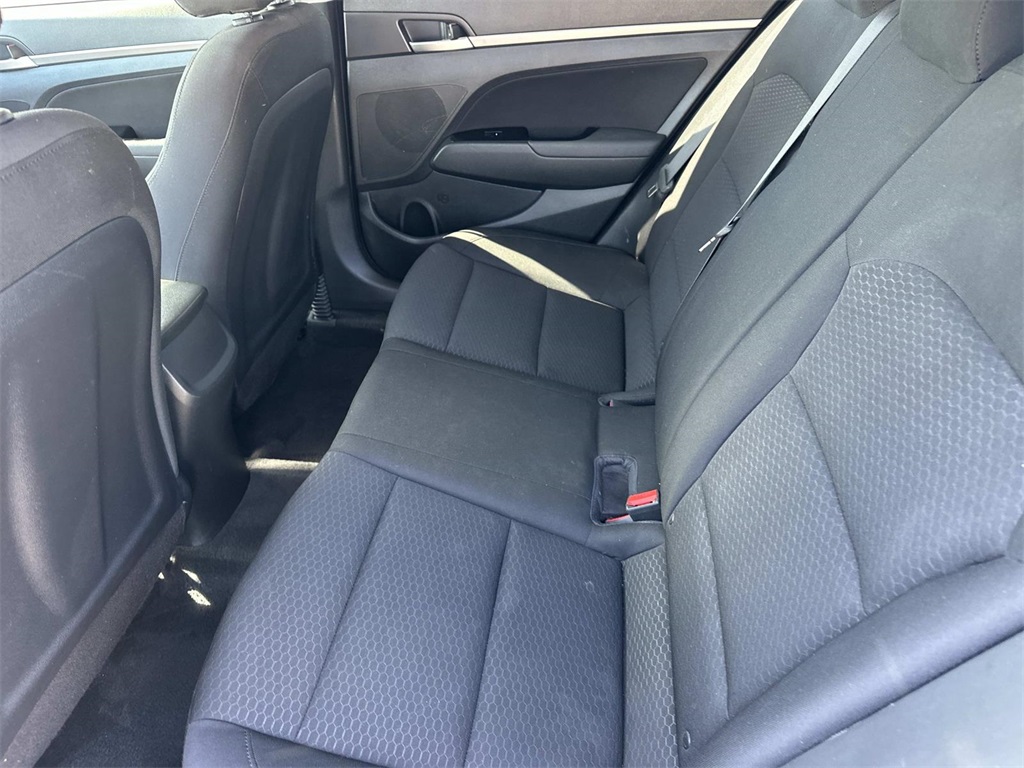 2020 Hyundai Elantra SEL photo 14