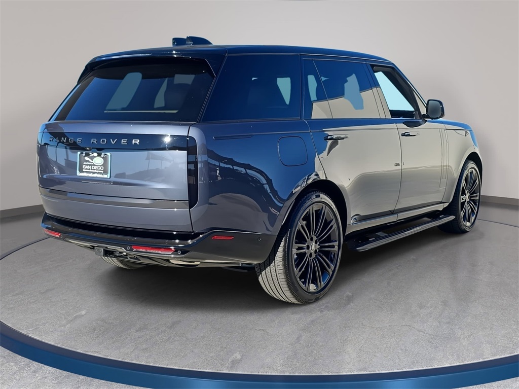 2025 Land Rover Range Rover SE photo 2