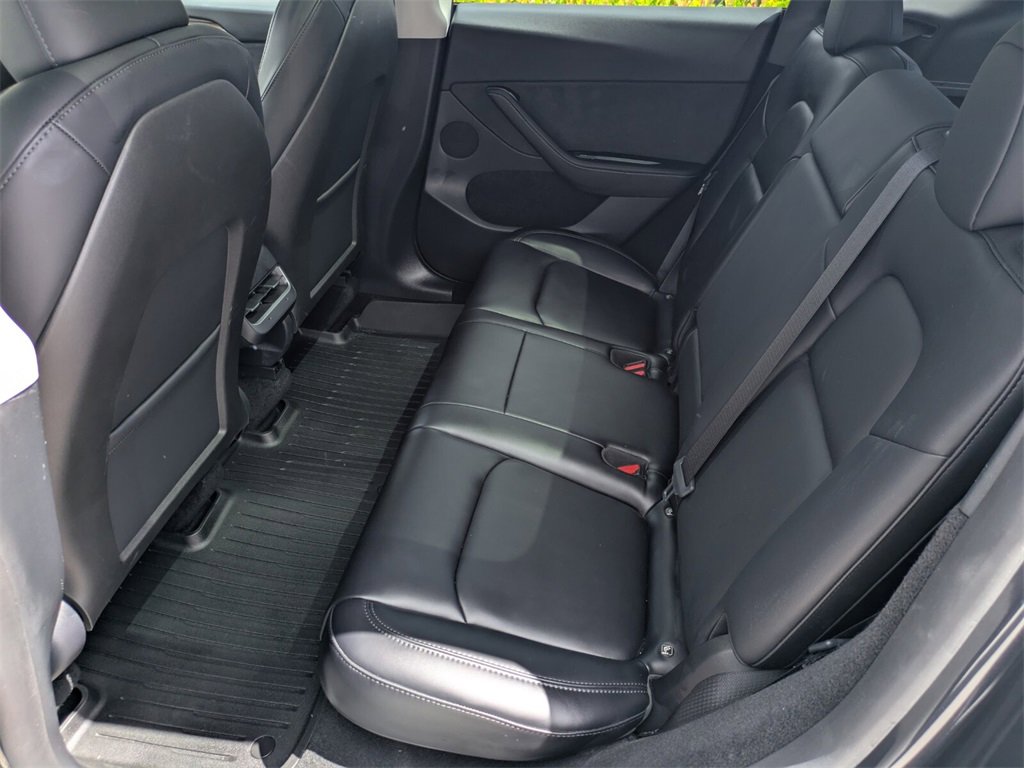 2024 Tesla Model Y Long Range photo 13