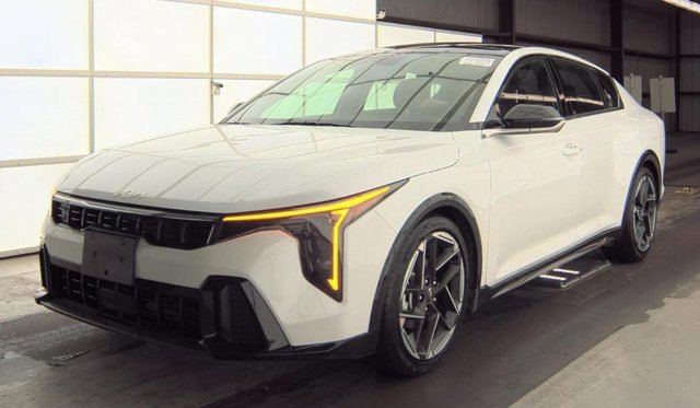 2025 Kia K4 GT-Line's photo