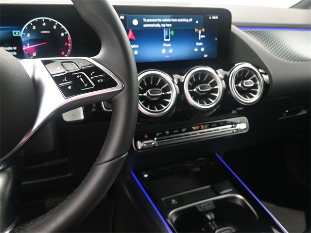 2025 Mercedes Benz GLA 250 photo 2