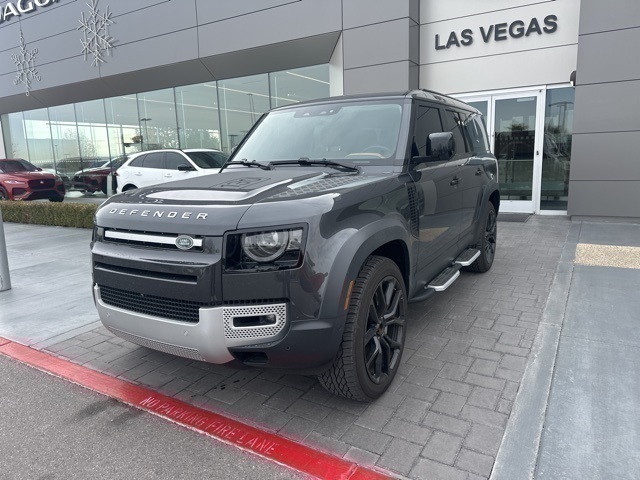 2023 Land Rover Defender First Edition's photo