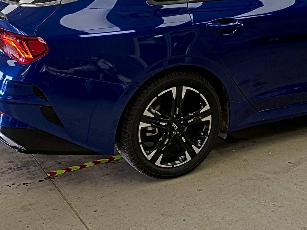 2021 Kia K5 GT-Line photo 4