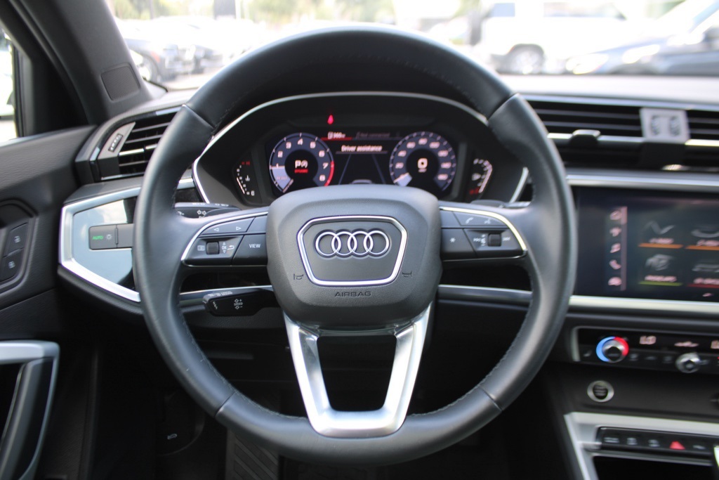 2021 Audi Q3 S line Premium 45 TFSI photo 12
