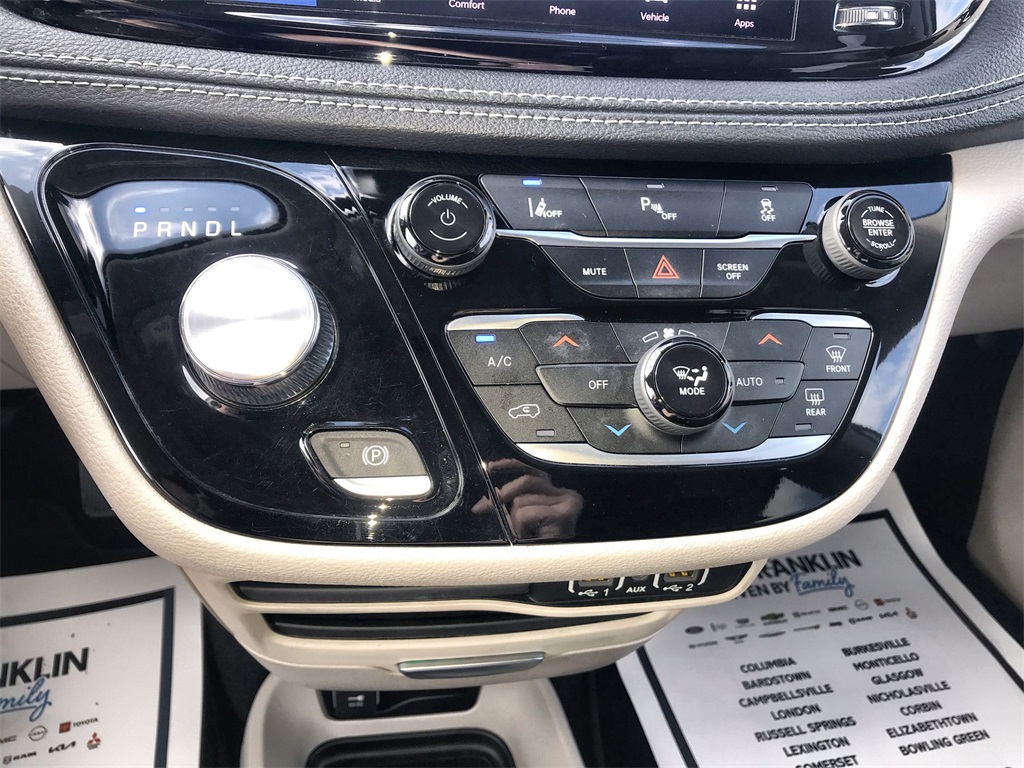 2023 Chrysler Pacifica Hybrid Touring L photo 18