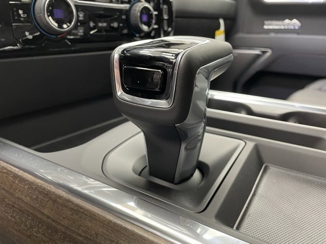 2025 Chevrolet Silverado 1500 High Country photo 5