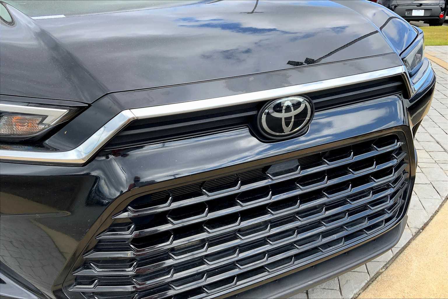 2024 Toyota Highlander Hybrid XLE photo 27