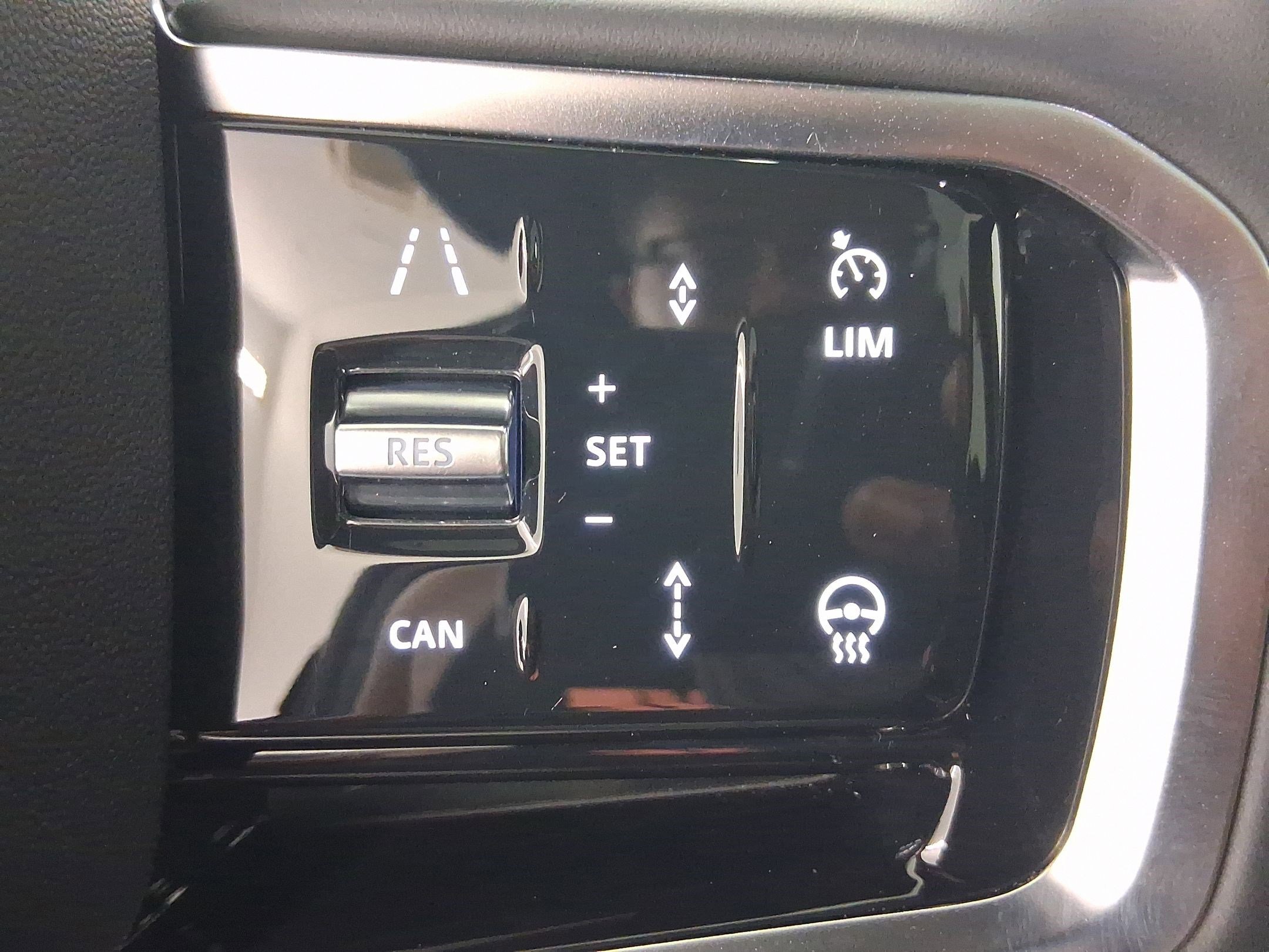 2025 Land Rover Discovery Sport Dynamic SE photo 18