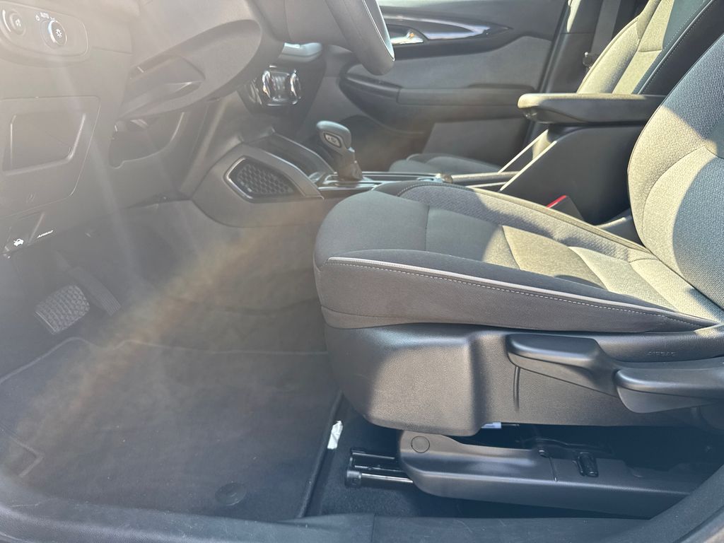 2024 Chevrolet Trailblazer LT photo 8