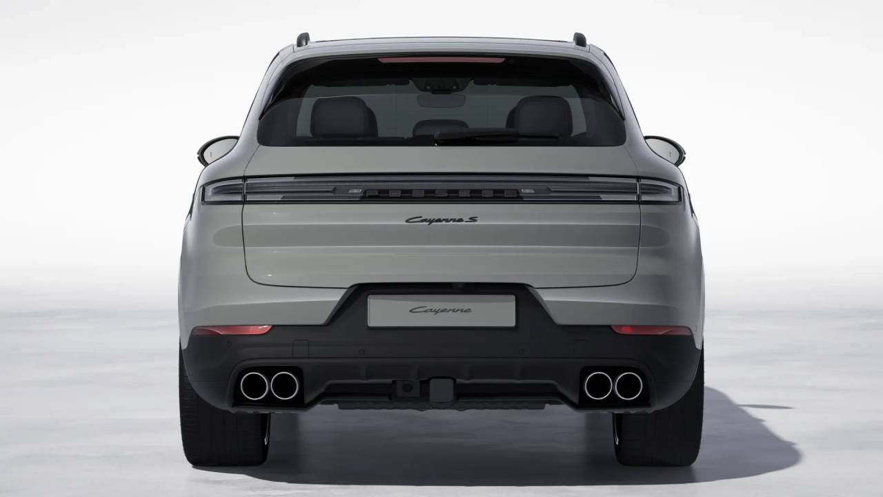 2026 Porsche Cayenne S E-Hybrid photo 8
