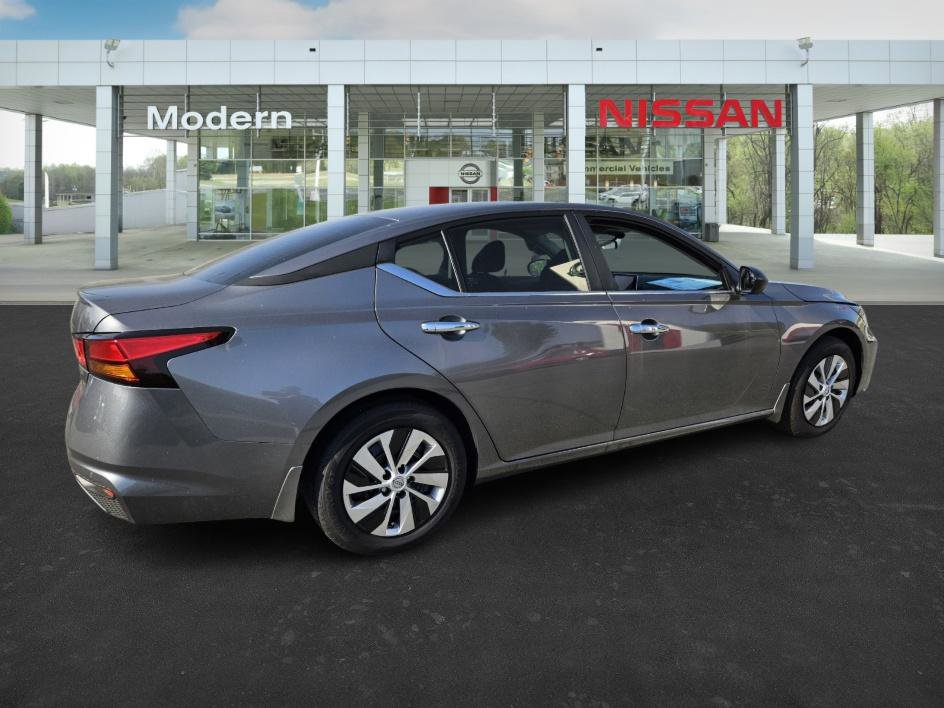 2025 Nissan Altima S photo 4