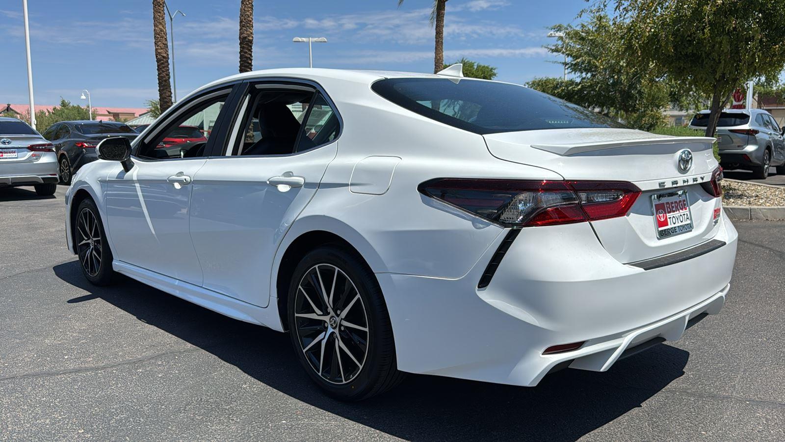 2023 Toyota Camry SE photo 5