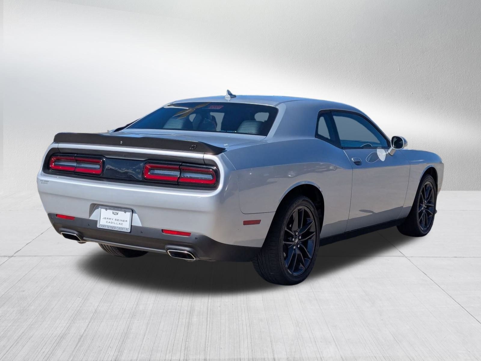 2022 Dodge Challenger GT photo 5