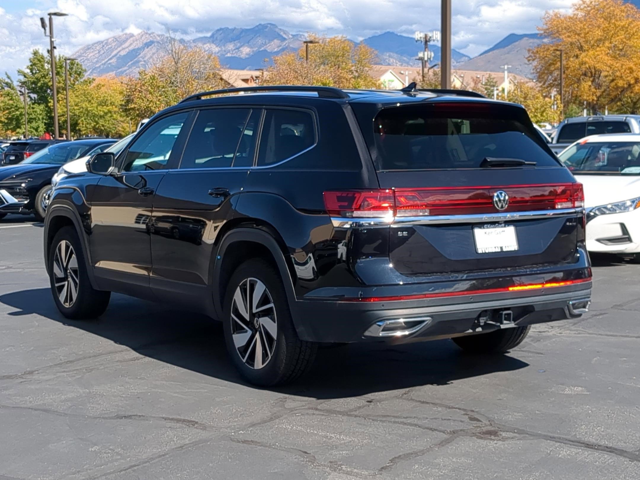 2025 Volkswagen Atlas SE Technology photo 3