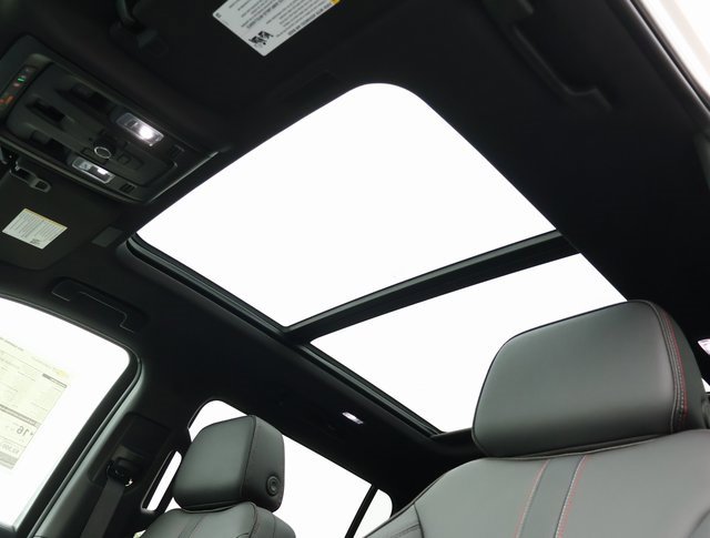 2025 Chevrolet Suburban RST photo 20