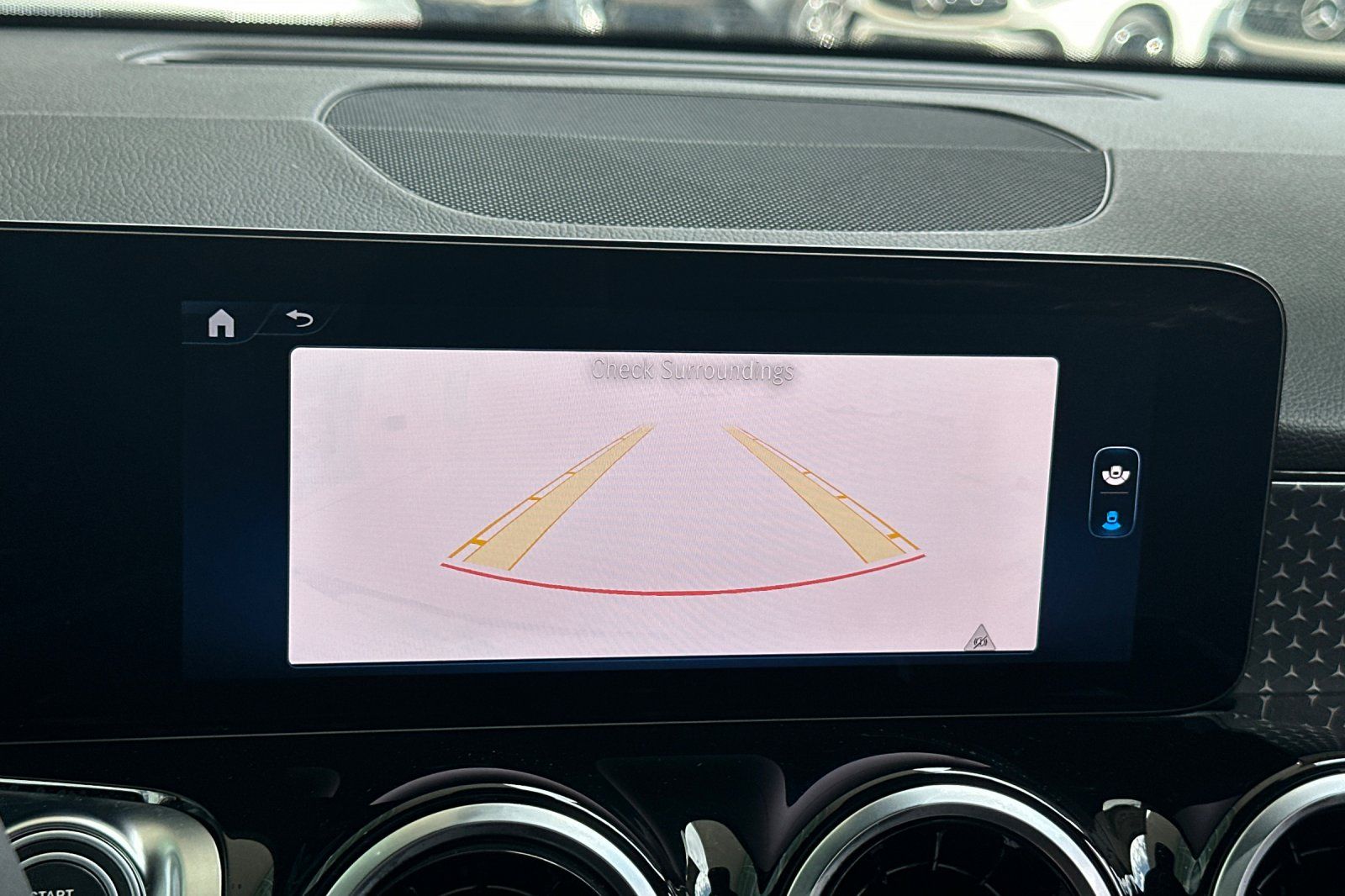 2025 Mercedes Benz GLB 250 photo 13
