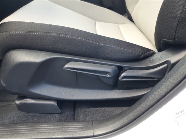 2026 Honda CR-V LX photo 14