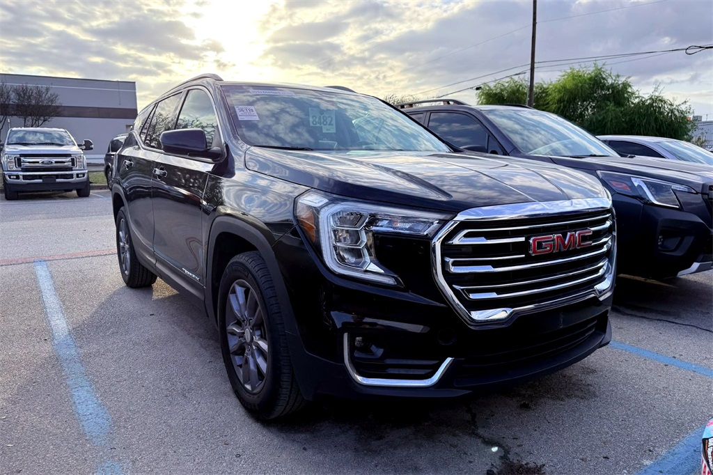 2024 GMC Terrain SLT's photo