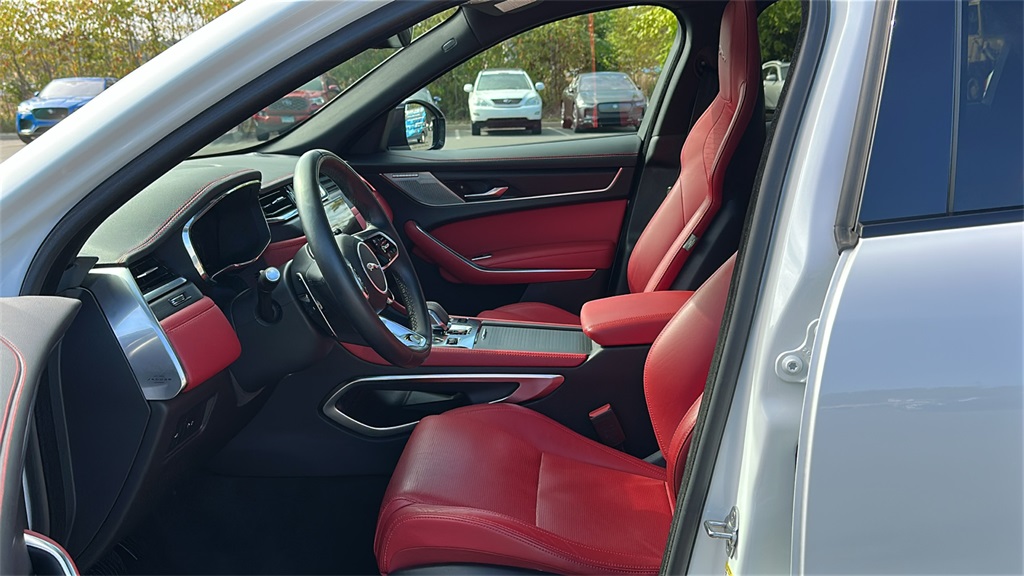 2024 Jaguar F-PACE P400 R-Dynamic S photo 10