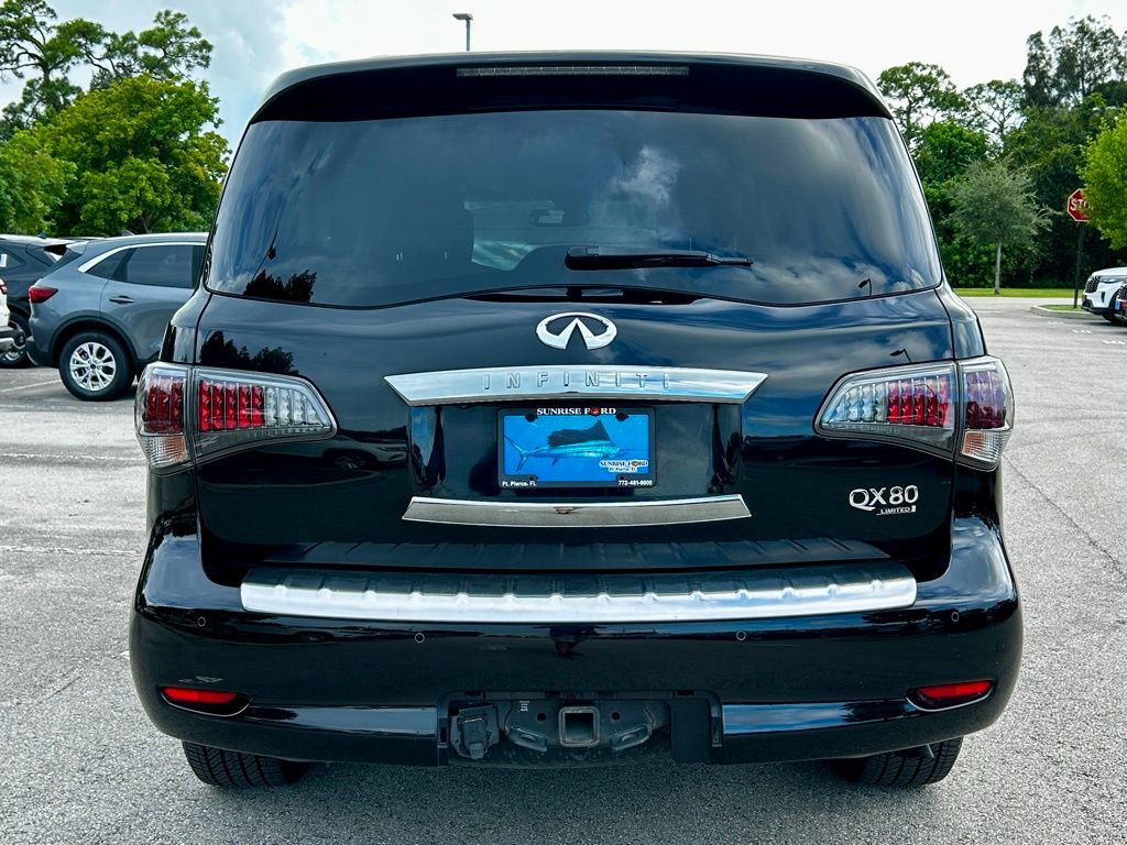2016 Infiniti QX80 Limited photo 3