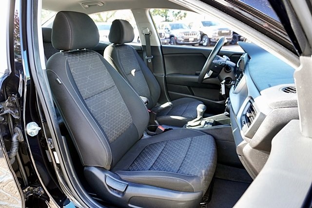 Used 2022 Black Kia S image 11