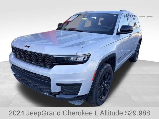 2024 Jeep Grand Cherokee Altitude photo 3