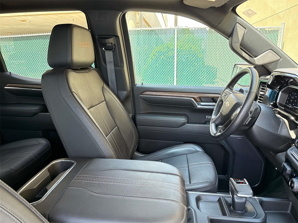 2023 Chevrolet Silverado 1500 High Country photo 15
