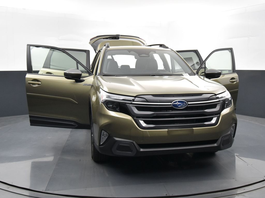 2025 Subaru Forester Limited photo 31