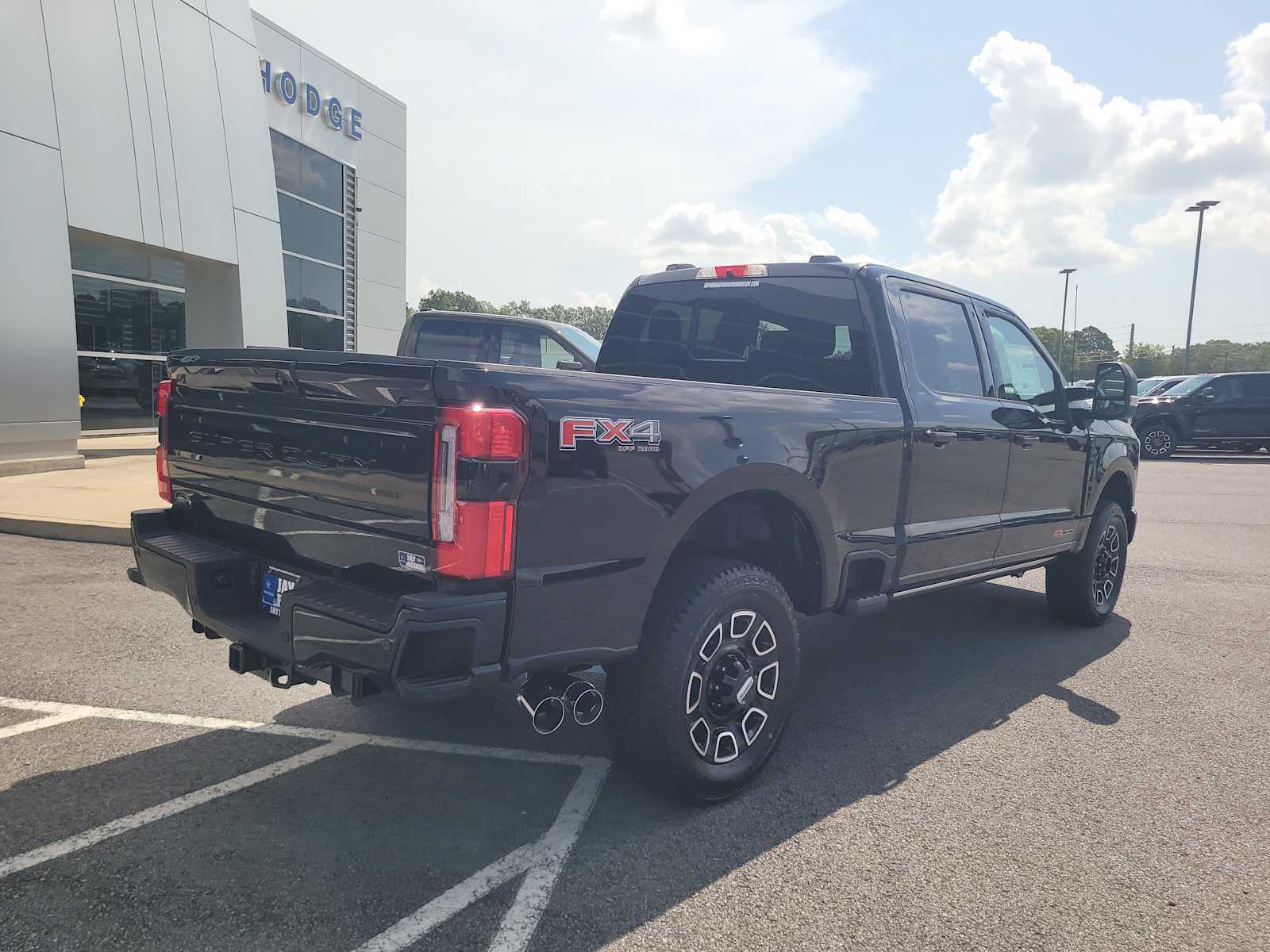 2025 Ford F-350 Platinum photo 3