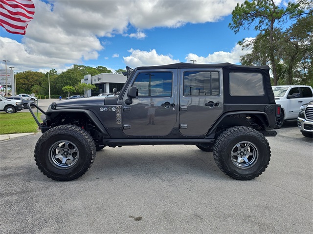 2017 Jeep Wrangler Unlimited Sahara photo 2
