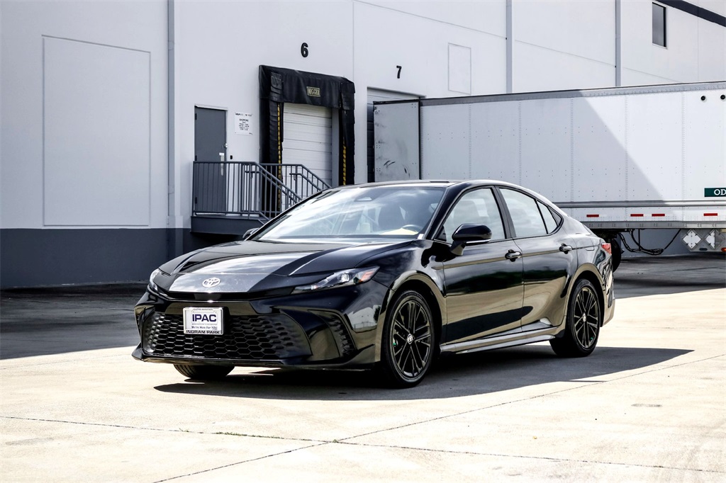 2025 Toyota Camry XSE photo 8