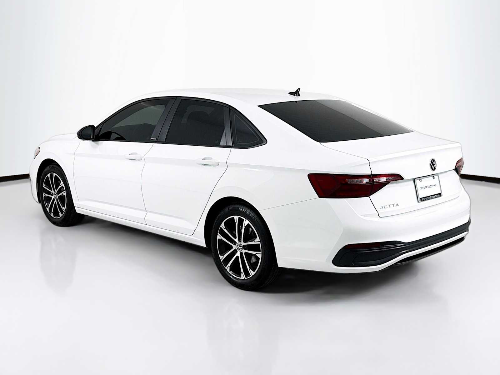 2024 Volkswagen Jetta Sport photo 3