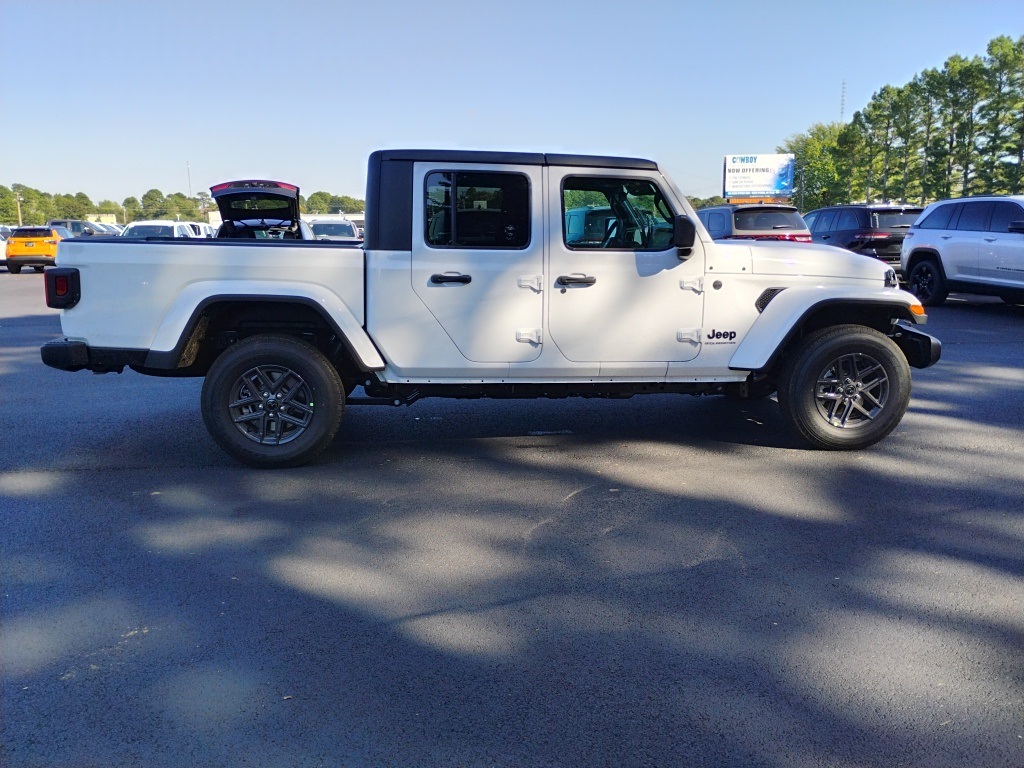 2025 Jeep Gladiator Sport S photo 4