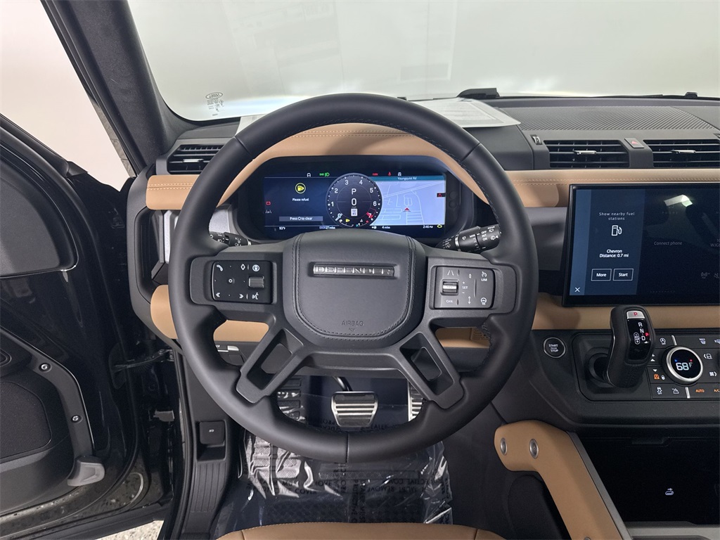 2025 Land Rover Defender 130 X photo 12