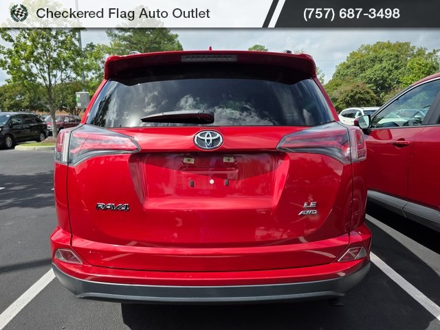 2017 Toyota RAV4 LE photo 5