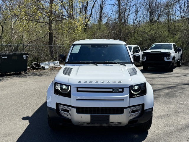 2020 Land Rover Defender 110 SE photo 2