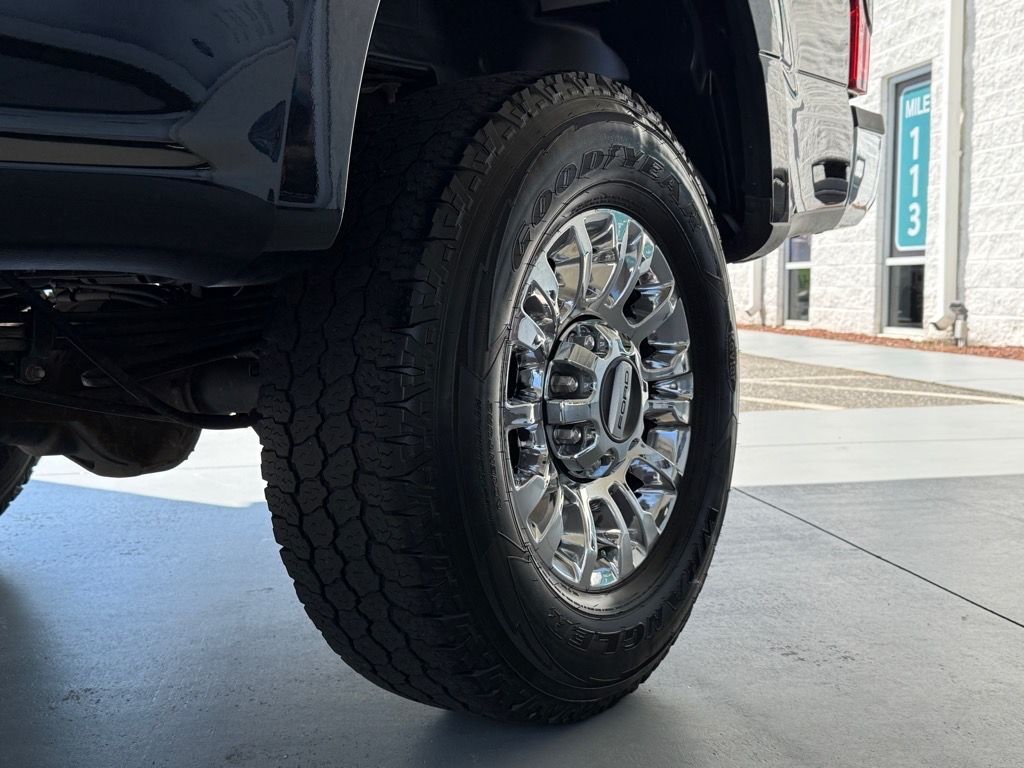 2022 Ford F-350 Lariat photo 26