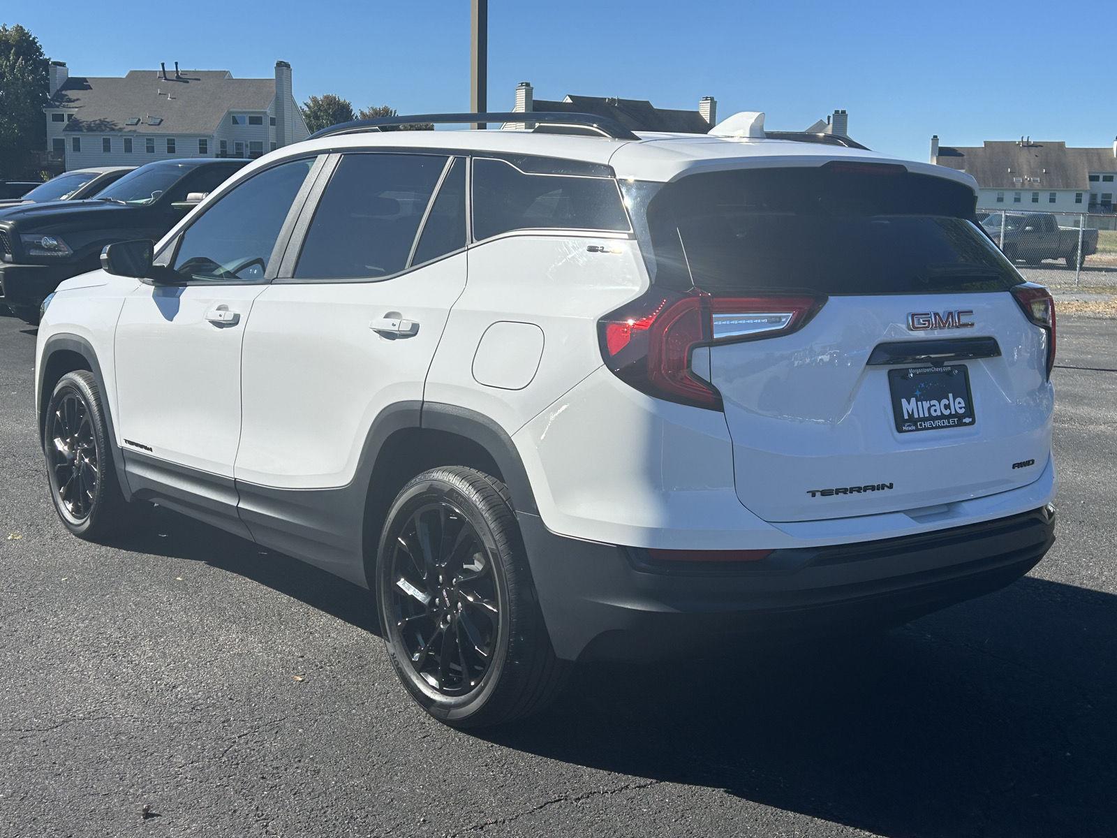 2023 Gmc Terrain SLE photo 4