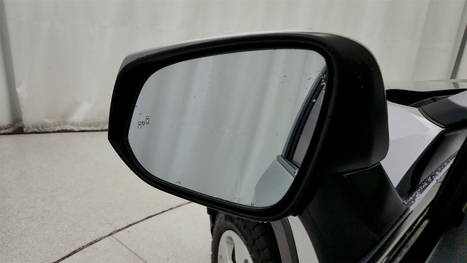2019 Toyota RAV4 LE photo 25