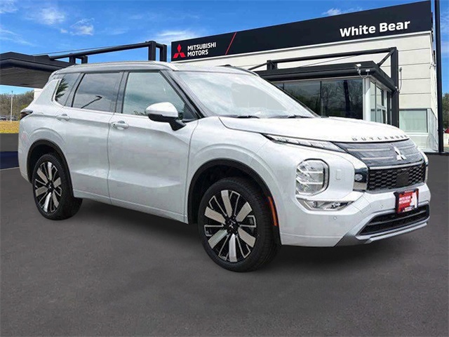 2025 Mitsubishi Outlander SEL's photo