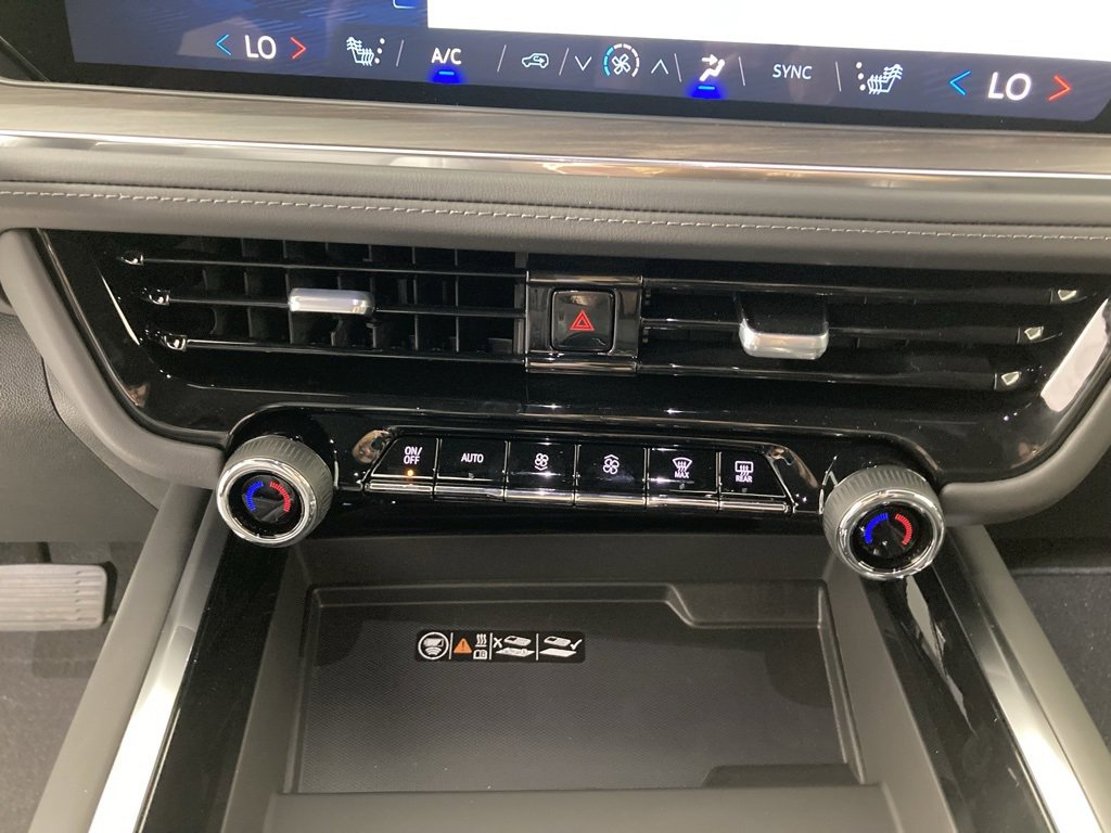 2026 Chevrolet Suburban Z71 photo 3