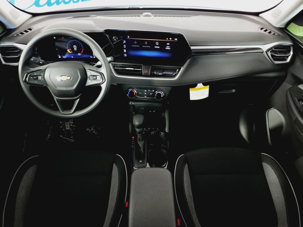 2026 Chevrolet Trailblazer LS photo 2